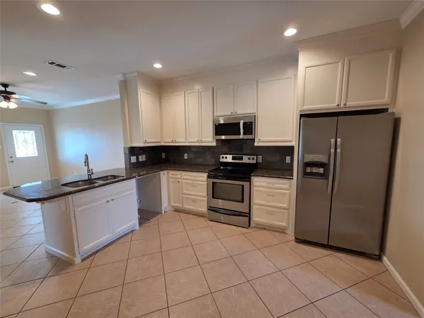 $1,850 | 928 Runneburg Road, Crosby, TX 77532