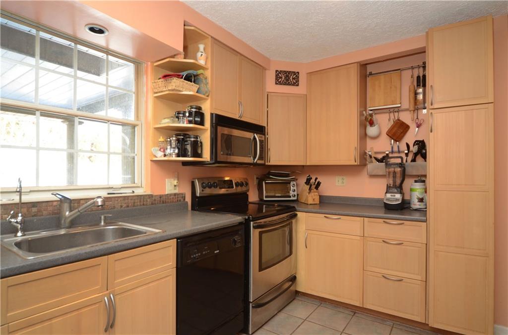 5068 Windriver Drive McKees Rocks, PA 15136 - Photo 5 of 25 Gallery Image 5