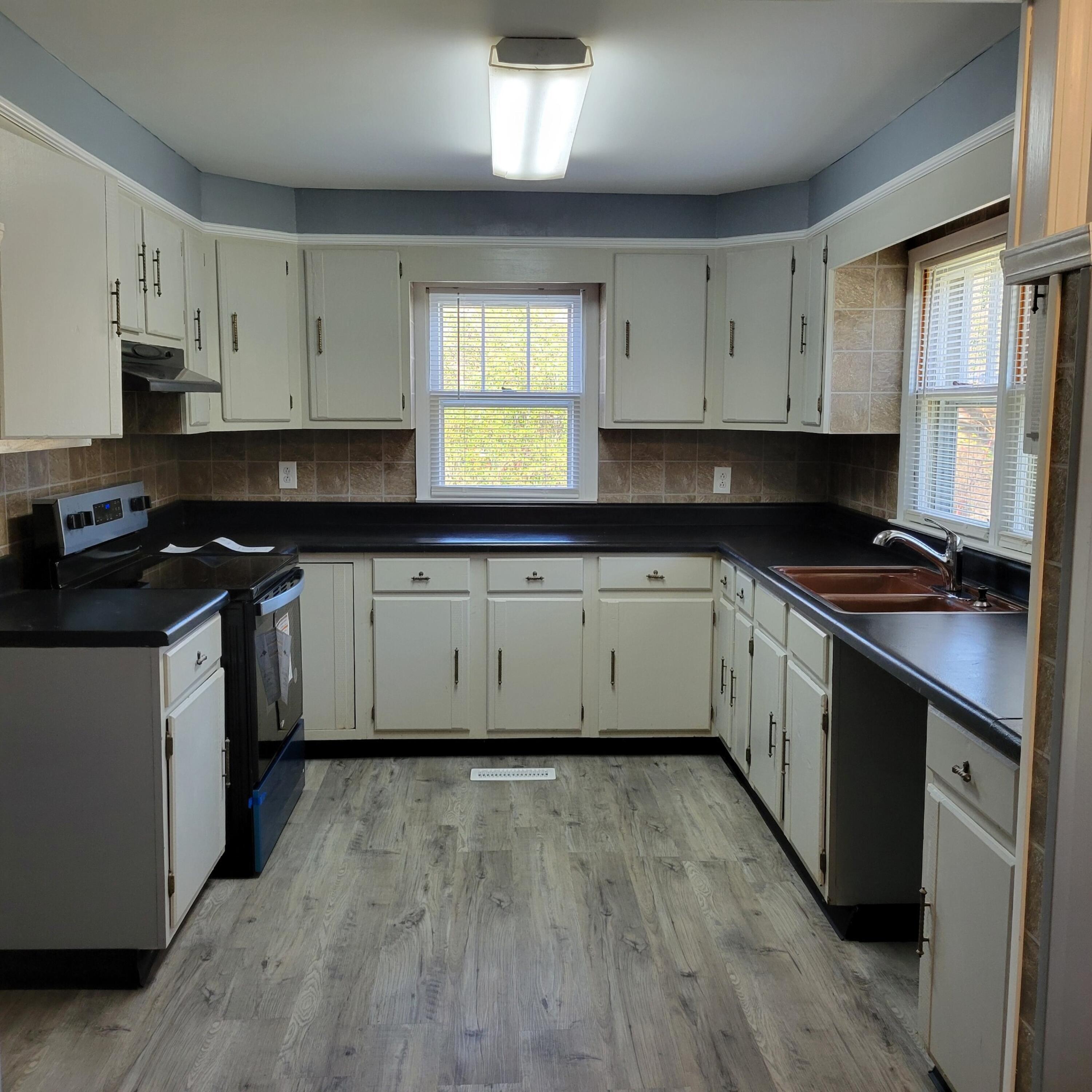 11940 Back Valley Road Soddy Daisy, TN 37379 - Photo 4 of 21 -6143631540735389174