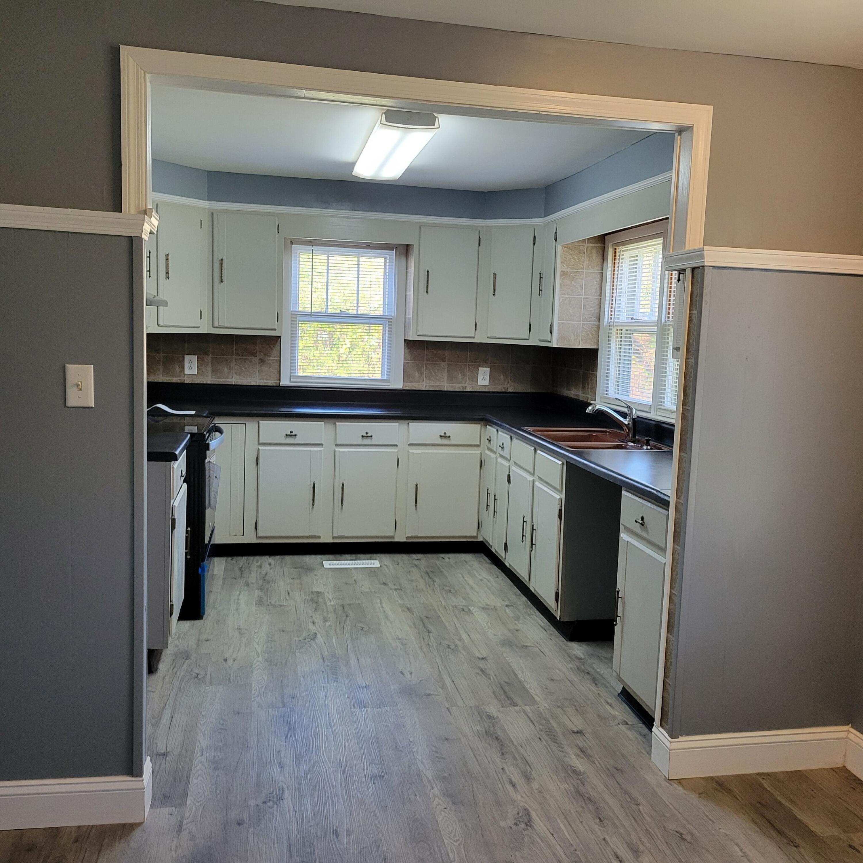 11940 Back Valley Road Soddy Daisy, TN 37379 - Photo 5 of 21 -6834758986444664455