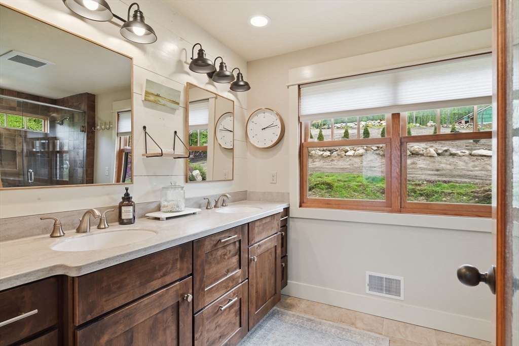 329 Southampton Road Westhampton, MA 01027 - Photo 16 of 40