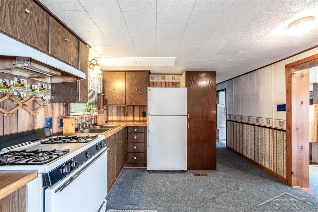 1602 South 8 Mile Road Breckenridge, MI 48615 - Photo 13 of 52
