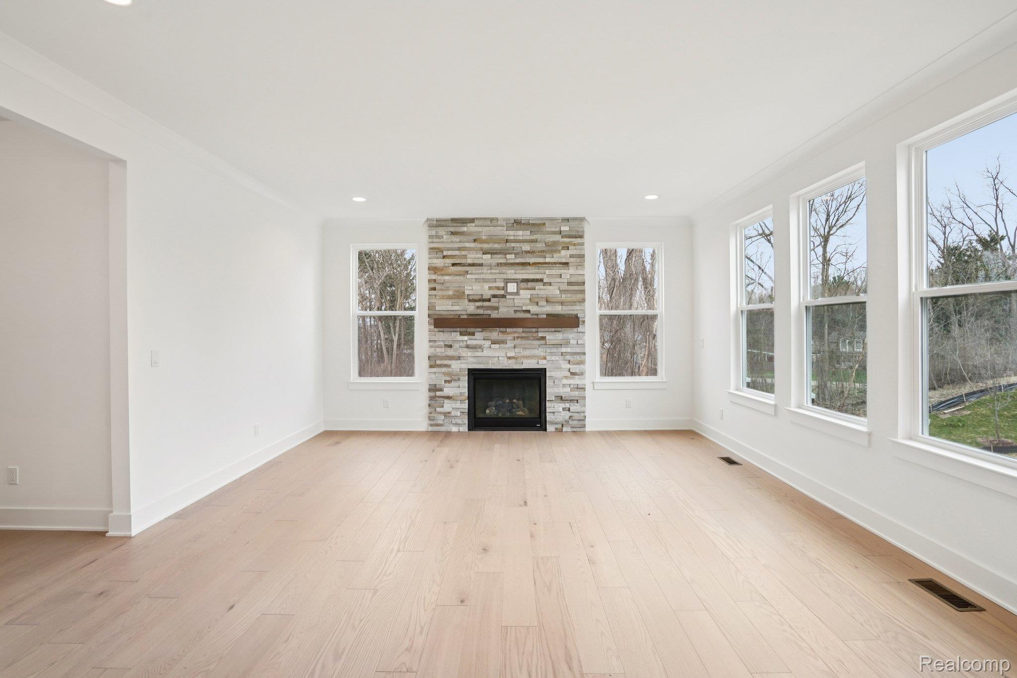 22615 Novi Road Novi, MI 48375 - Photo 11 of 45 Great room