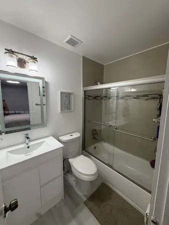 $2,600 | 6878 Northwest 173rd Drive, Unit 907, Hialeah, FL 33015