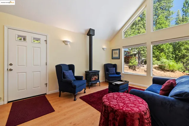 $435,000 | 25195 Esther Avenue, Long Barn, CA 95335