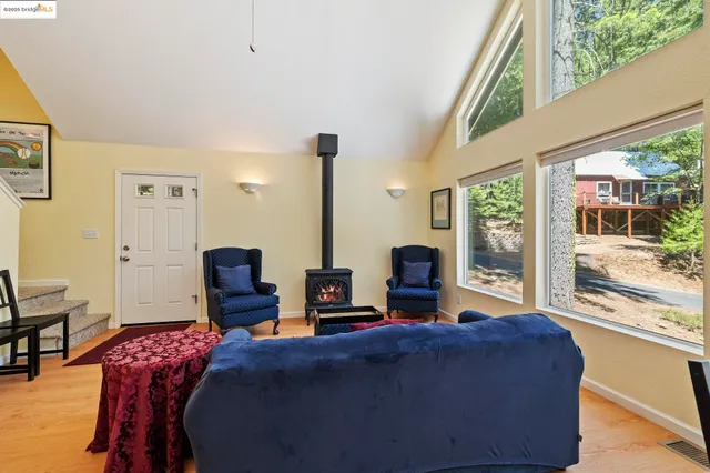 $435,000 | 25195 Esther Avenue, Long Barn, CA 95335