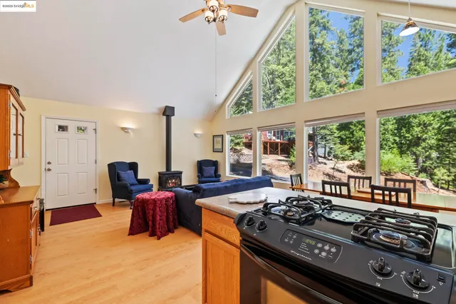 $435,000 | 25195 Esther Avenue, Long Barn, CA 95335