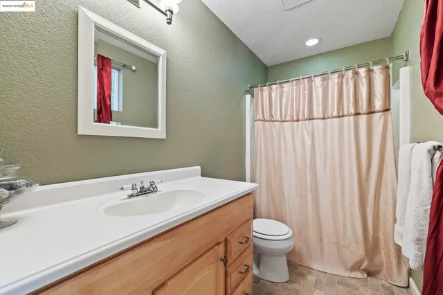 $435,000 | 25195 Esther Avenue, Long Barn, CA 95335