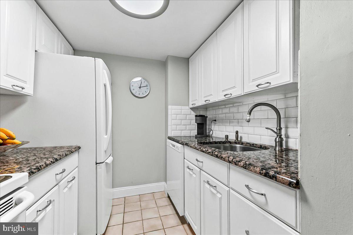 800 Avondale Road, Unit 2A Wallingford, PA 19086 - Photo 7 of 24 Kitchen