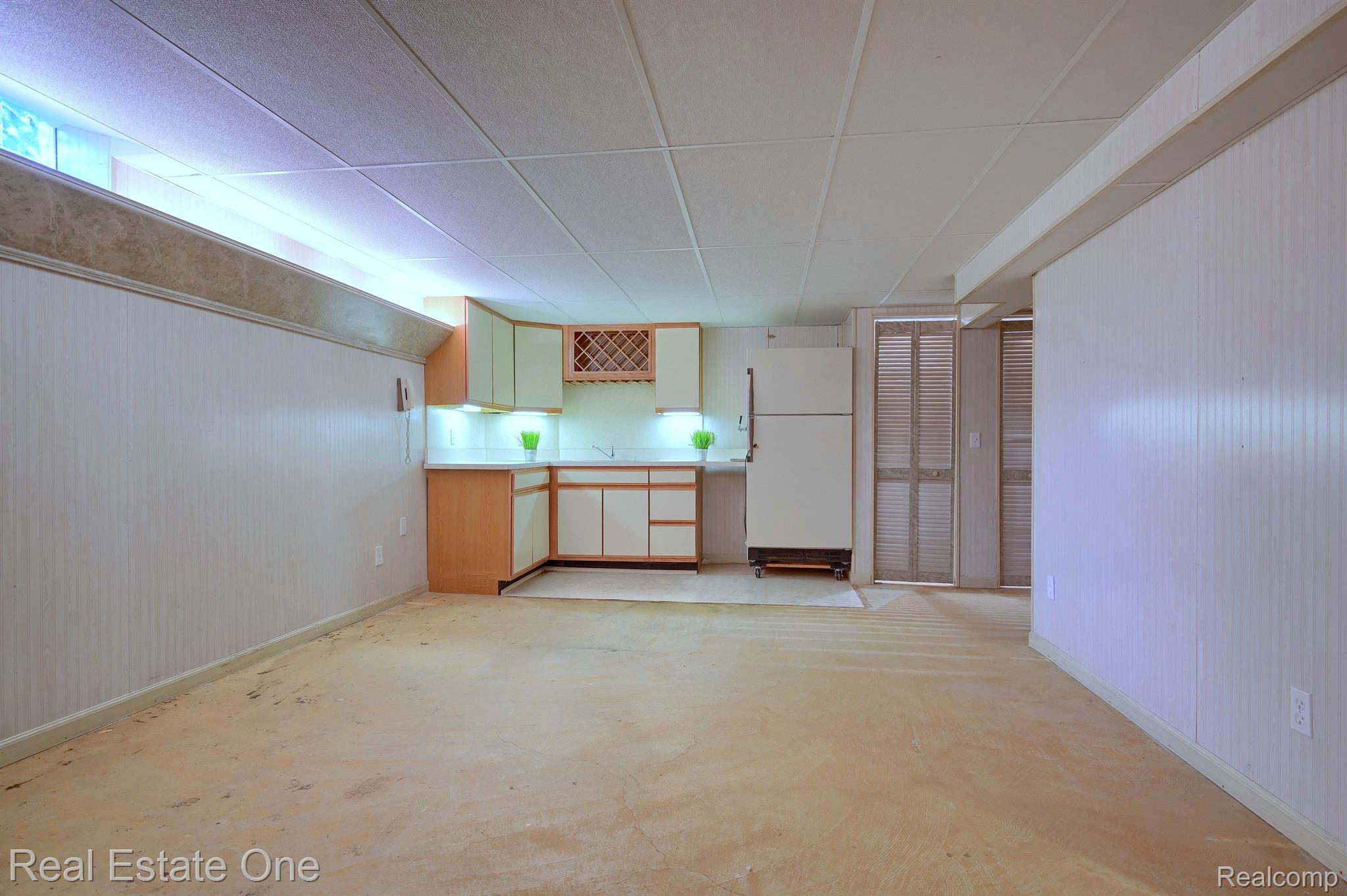 1249 Springwood Court Rochester, MI 48309 - Photo 42 of 52 Finished Basement Kitchenette