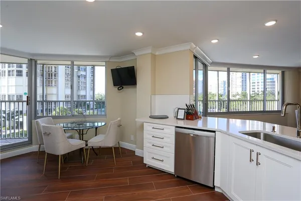 $12,000 | 4041 Gulf Shore Boulevard North, Unit 305, Naples, FL 34103