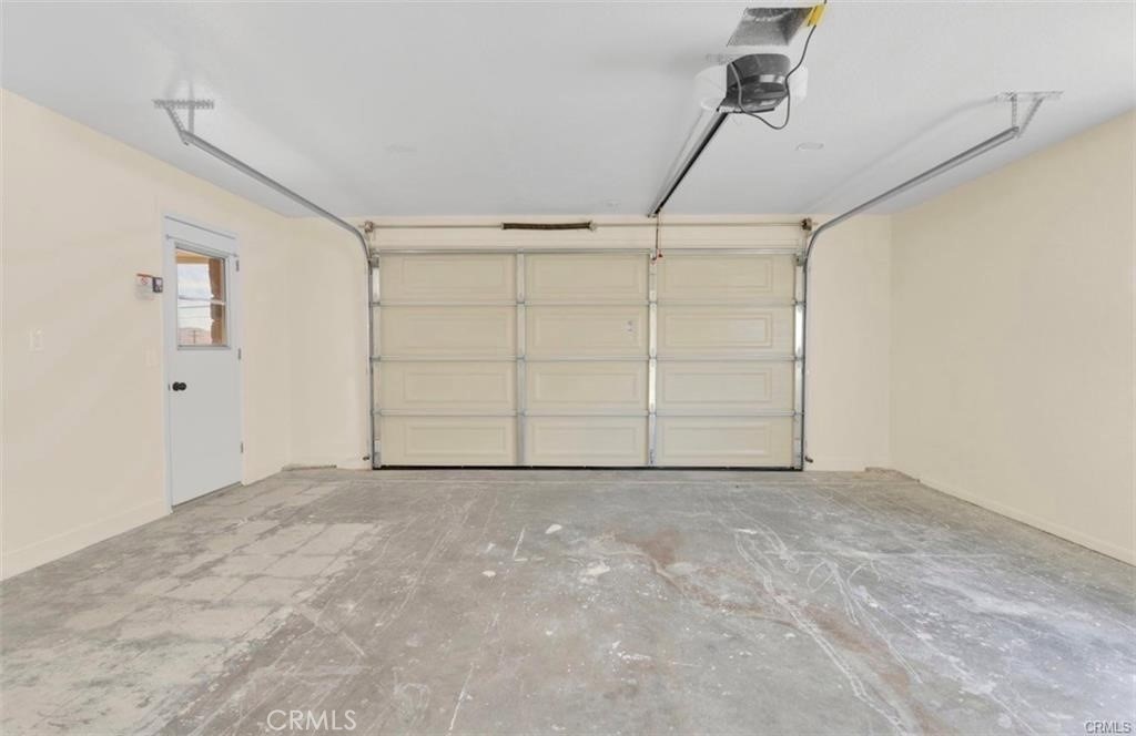 351 Armory Road Barstow, CA 92311 - Photo 18 of 31 an empty room with white walls