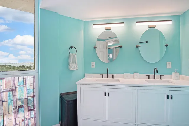 a bathroom with a bath tub