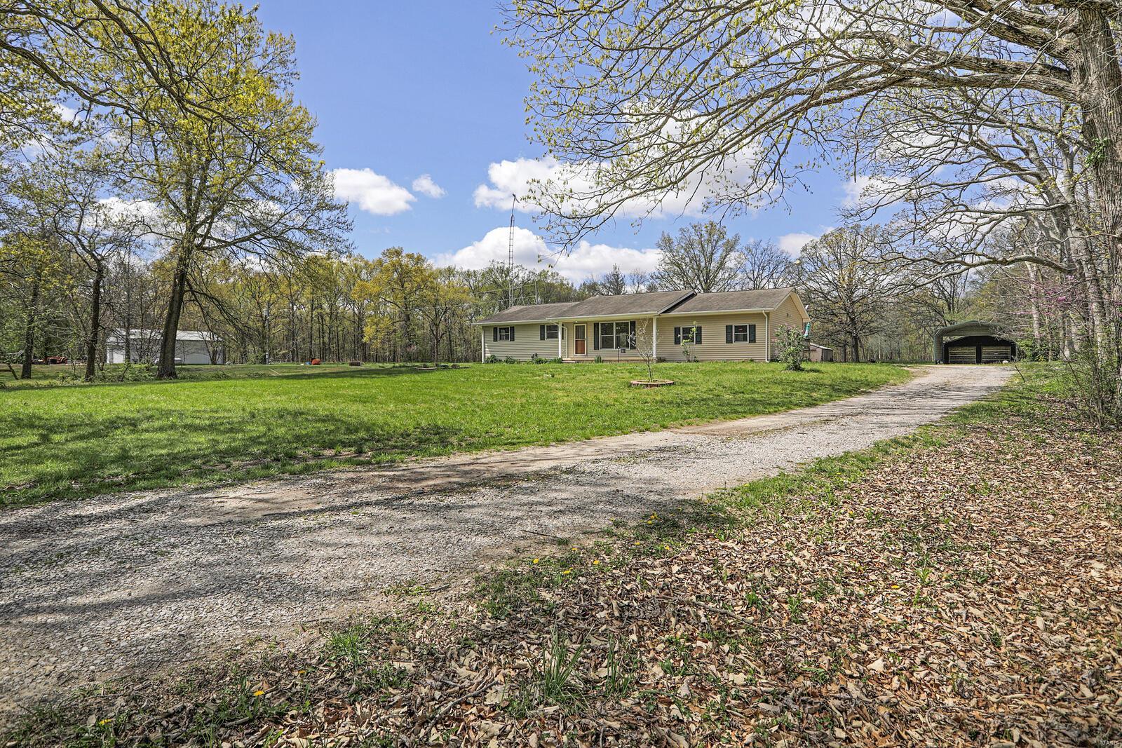 127 Schrage Road Pocahontas, IL 62275 - Photo 2 of 28