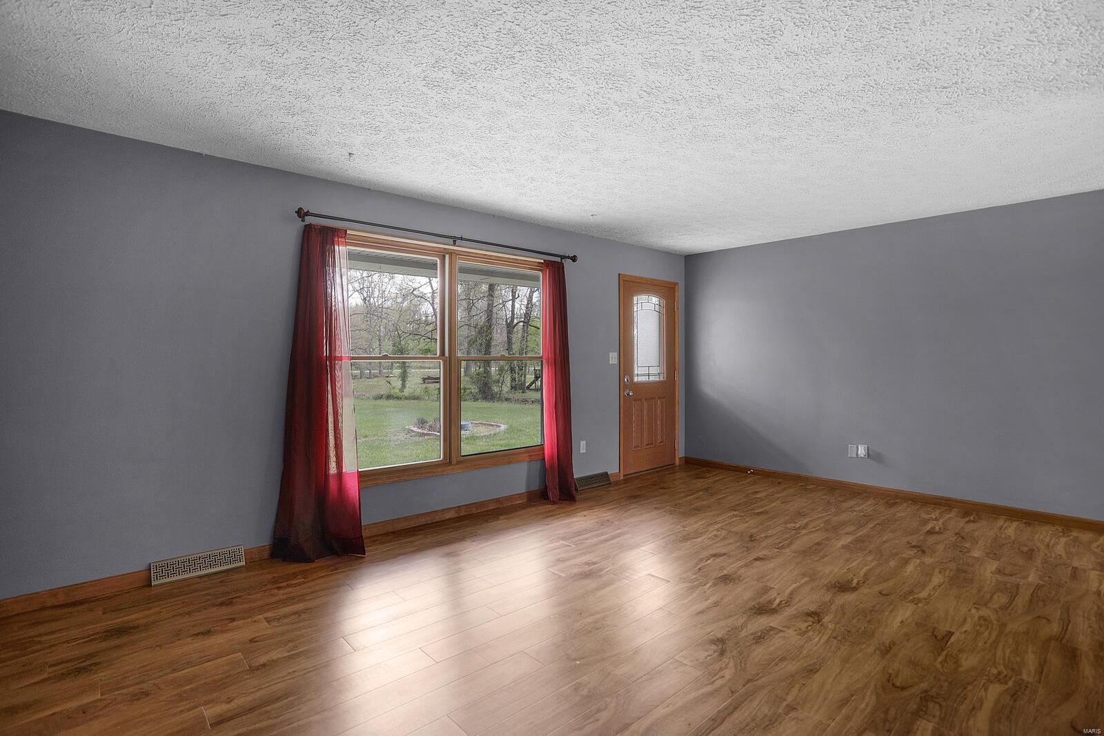 127 Schrage Road Pocahontas, IL 62275 - Photo 3 of 28