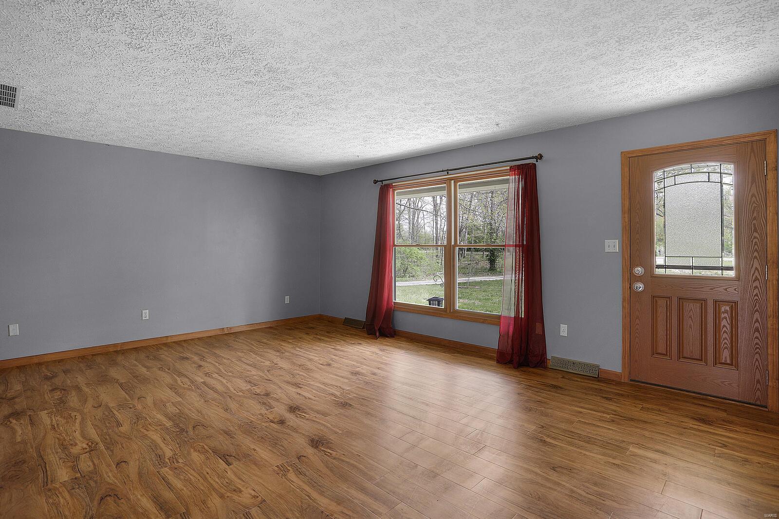 127 Schrage Road Pocahontas, IL 62275 - Photo 4 of 28
