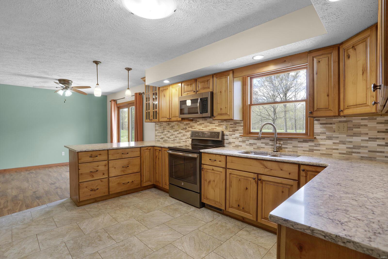 127 Schrage Road Pocahontas, IL 62275 - Photo 8 of 28