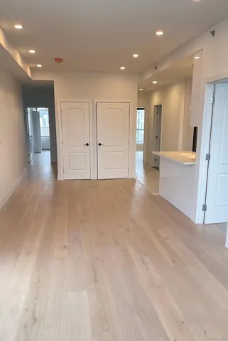 $958,000 | 52-16 Roosevelt Avenue, Unit 5A | Woodside