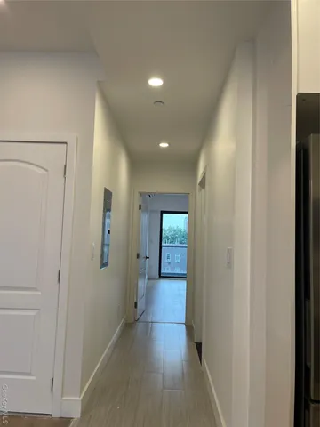 $958,000 | 52-16 Roosevelt Avenue, Unit 5A | Woodside