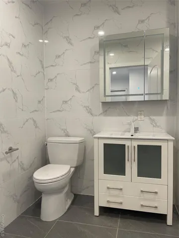 $958,000 | 52-16 Roosevelt Avenue, Unit 5A | Woodside