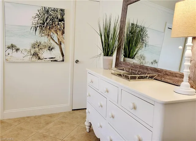 $1,950,000 | 559 105th Avenue North, Naples, FL 34108