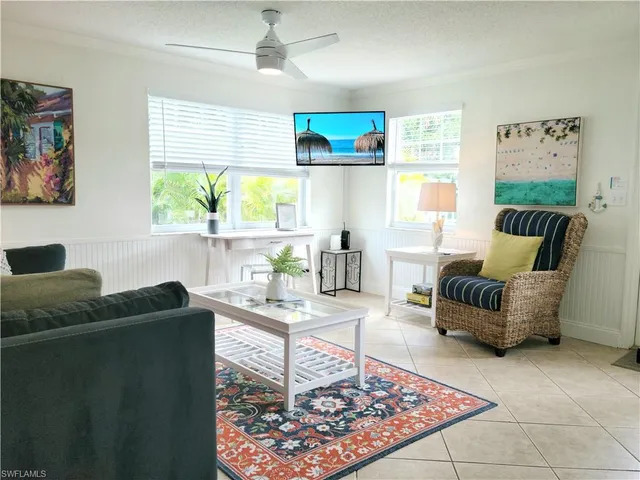 $1,950,000 | 559 105th Avenue North, Naples, FL 34108