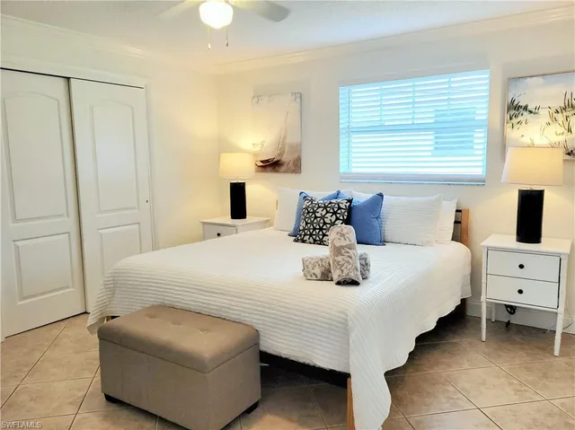 $1,950,000 | 559 105th Avenue North, Naples, FL 34108