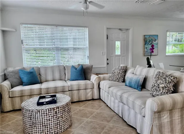 $1,950,000 | 559 105th Avenue North, Naples, FL 34108