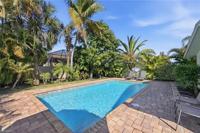 $1,950,000 | 559 105th Avenue North, Naples, FL 34108