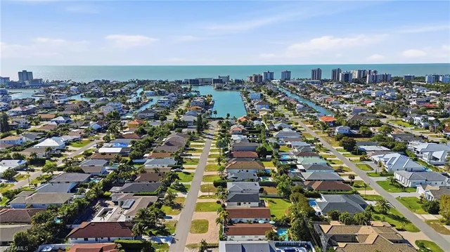 $1,950,000 | 559 105th Avenue North, Naples, FL 34108