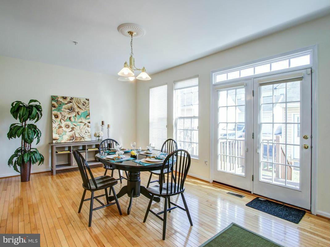 13922 Lullaby Road Germantown, MD 20874 - Photo 12 of 29 Family Room