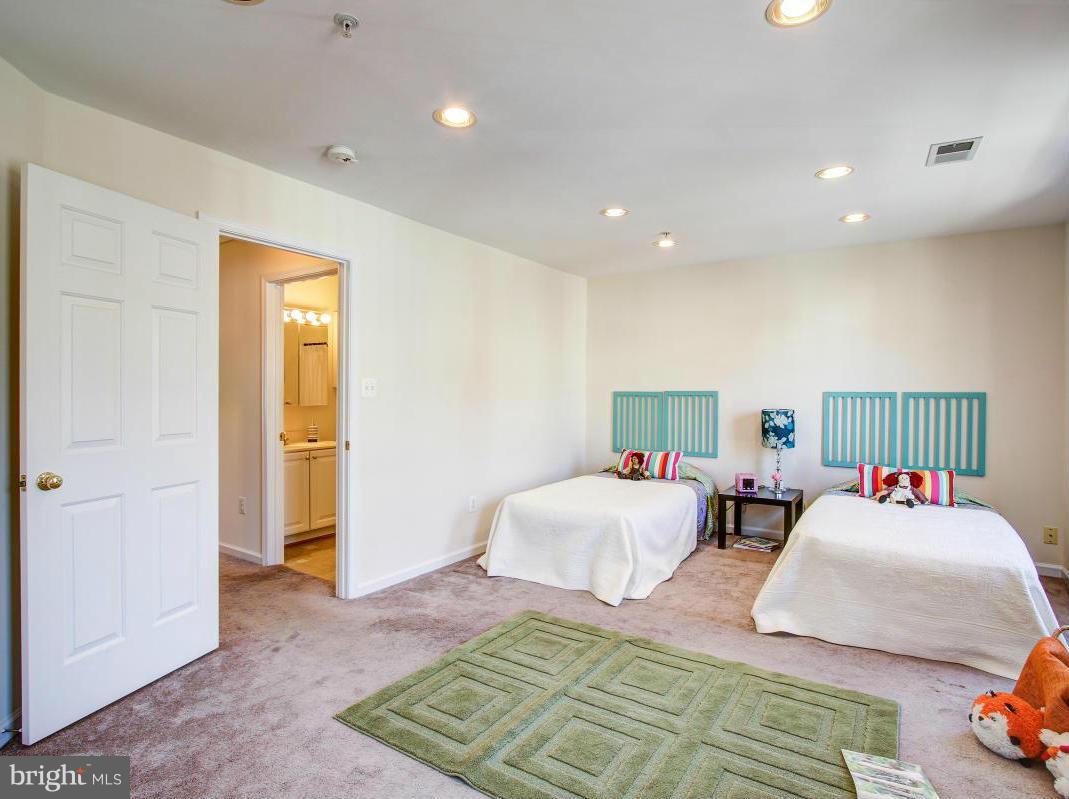 13922 Lullaby Road Germantown, MD 20874 - Photo 21 of 29 Bedroom