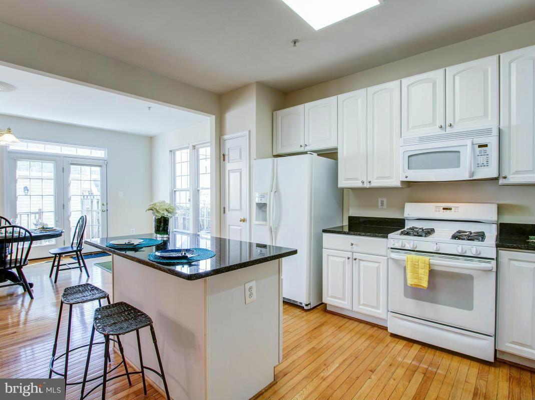 13922 Lullaby Road Germantown, MD 20874 - Photo 8 of 29 Kitchen