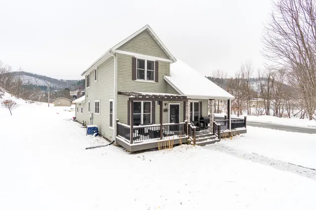 $355,900 | 100 Creekside Court, Coon Valley, WI 54623