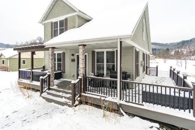 $355,900 | 100 Creekside Court, Coon Valley, WI 54623