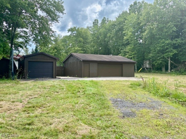 3077 Anderson Anthony Road Northwest Warren, OH 44481 - Photo 26 of 31 View of detached garages