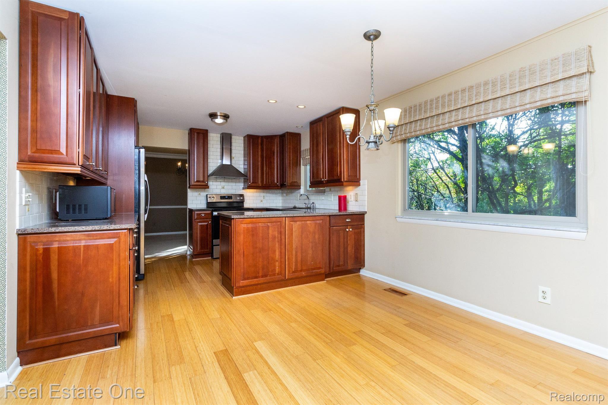 772 Castlebar Drive Rochester, MI 48309 - Photo 19 of 47 Gallery Image 19