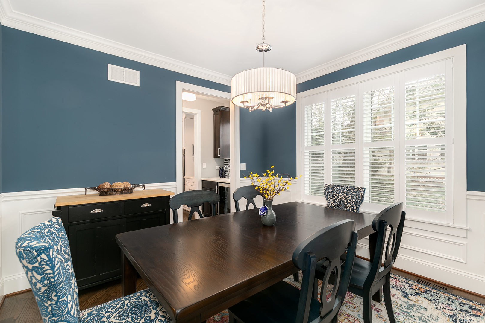 192 Gage Road Riverside, IL 60546 - Photo 8 of 41