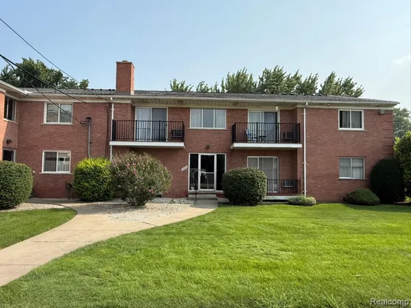 $74,000 | 19585 Masonic, Unit 21, Roseville, MI 48066