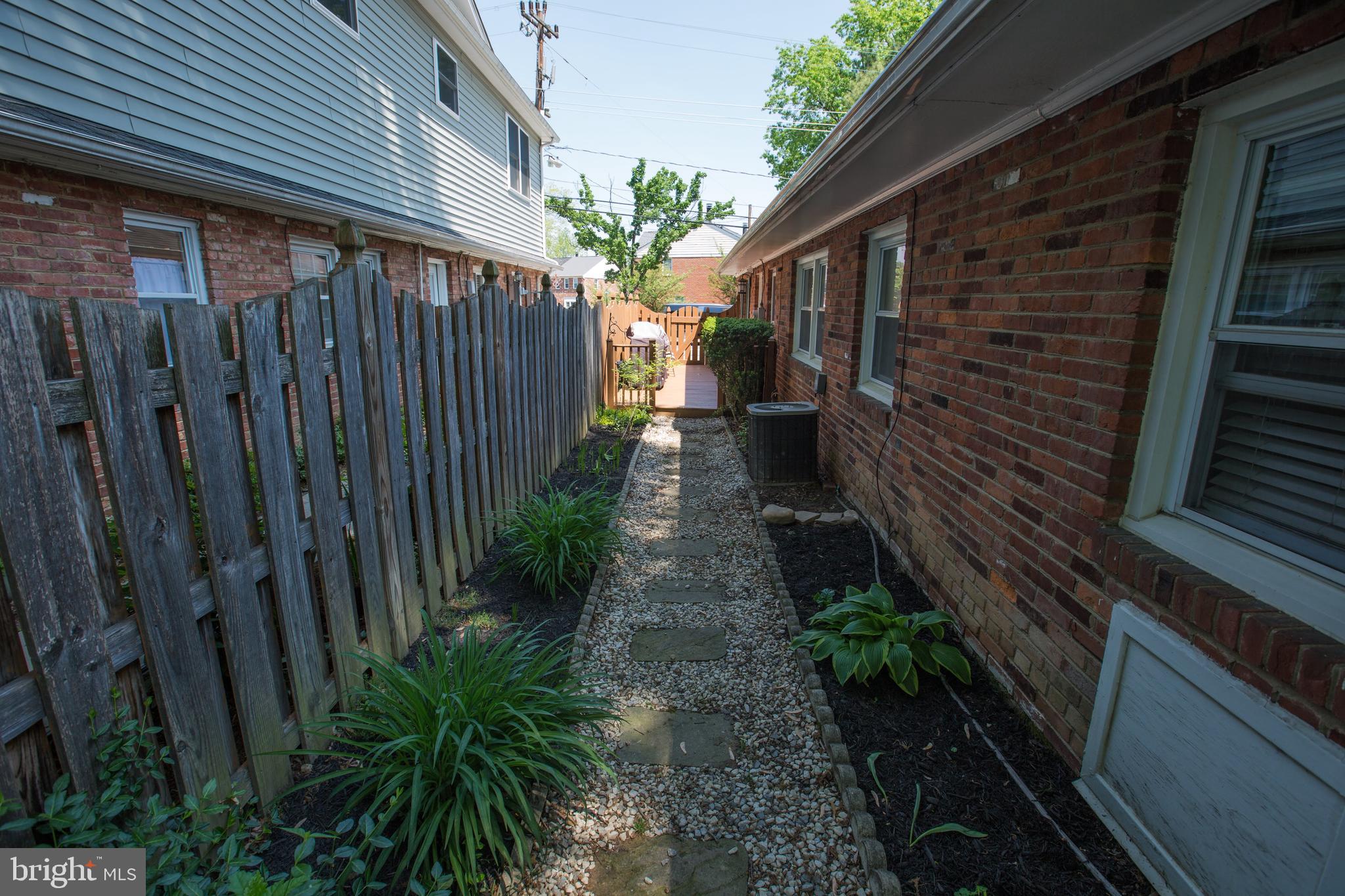 710 West Glebe Road, Unit A Alexandria, VA 22305 - Photo 15 of 18