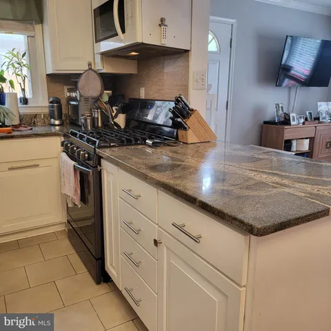 $2,800 | 710 West Glebe Road, Unit A, Alexandria, VA 22305