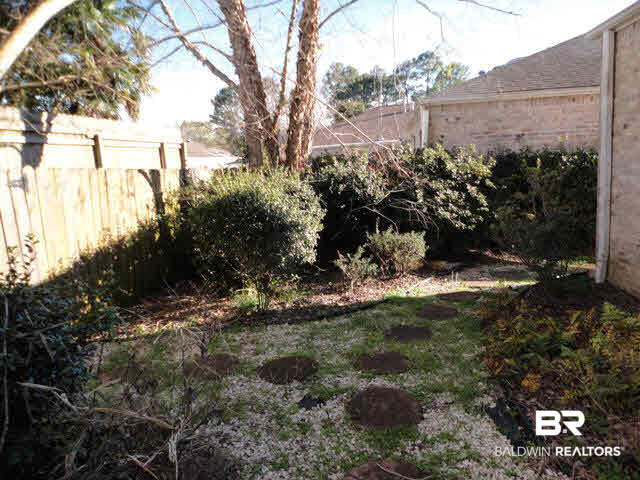 21 Stonebridge Court Mobile, AL 36608 - Photo 19 of 21 Back Yard