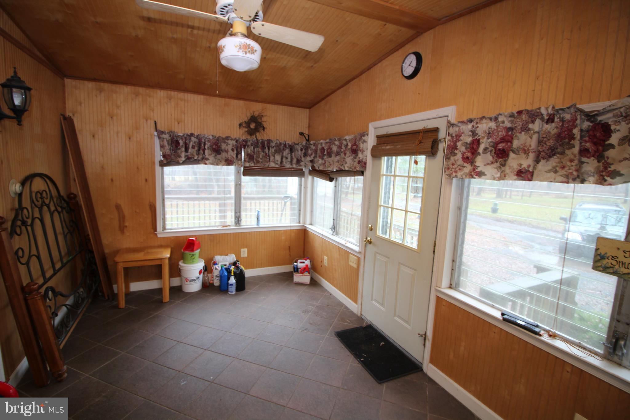 18522 Beallsville Road Poolesville, MD 20837 - Photo 11 of 24 Sunroom