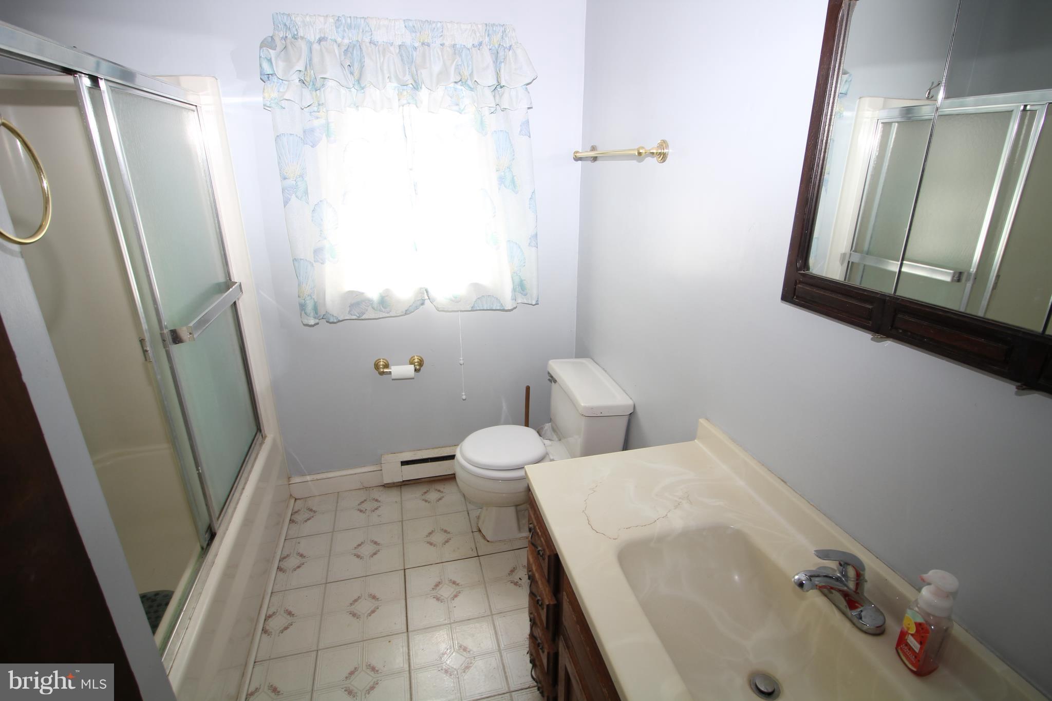 18522 Beallsville Road Poolesville, MD 20837 - Photo 19 of 24 Main Floor Bathroom