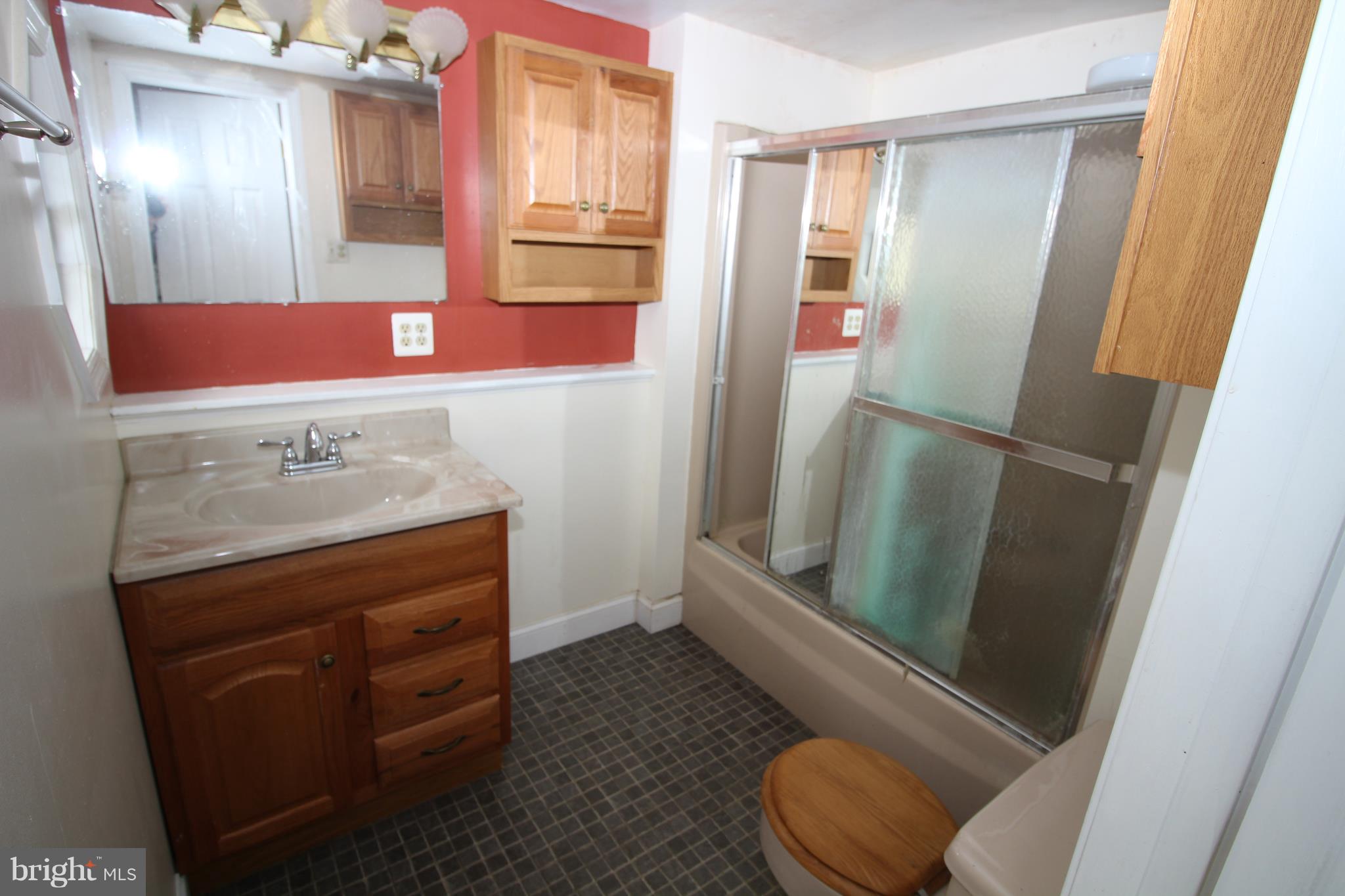 18522 Beallsville Road Poolesville, MD 20837 - Photo 24 of 24 Master Bath