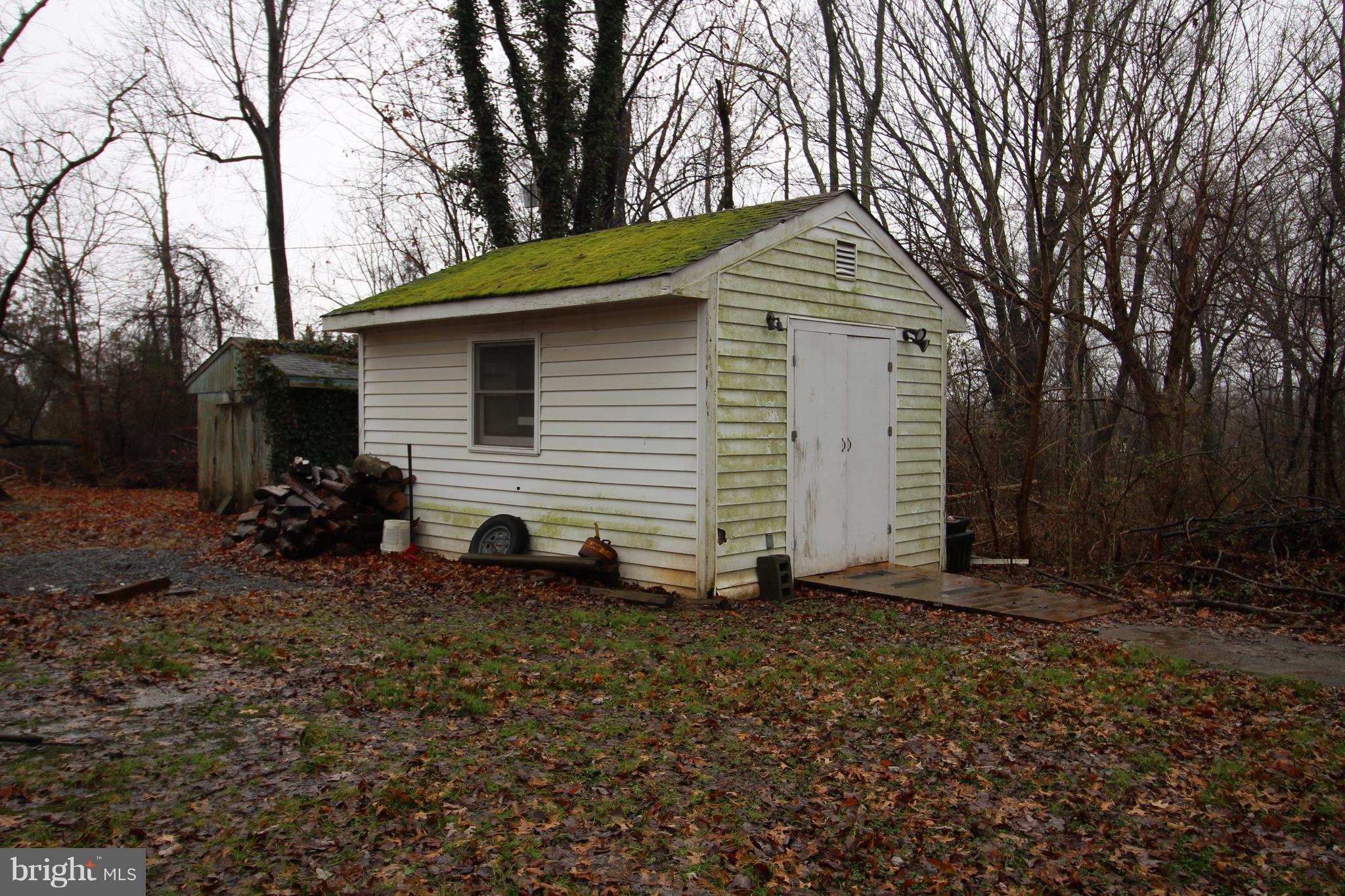 18522 Beallsville Road Poolesville, MD 20837 - Photo 8 of 24 Small shed