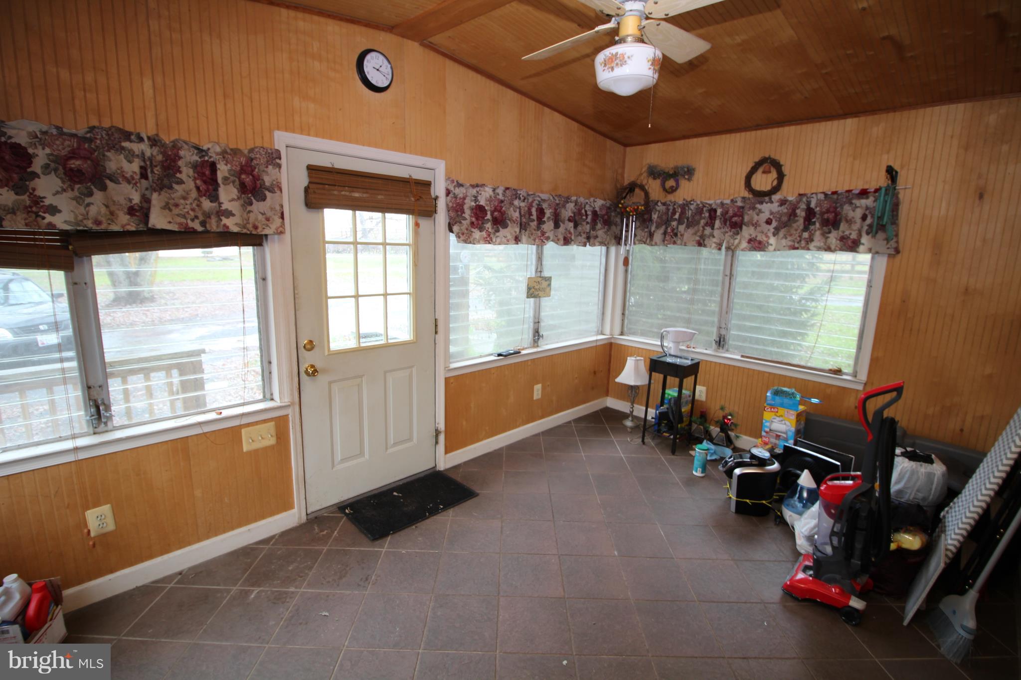 18522 Beallsville Road Poolesville, MD 20837 - Photo 10 of 24 Sunroom