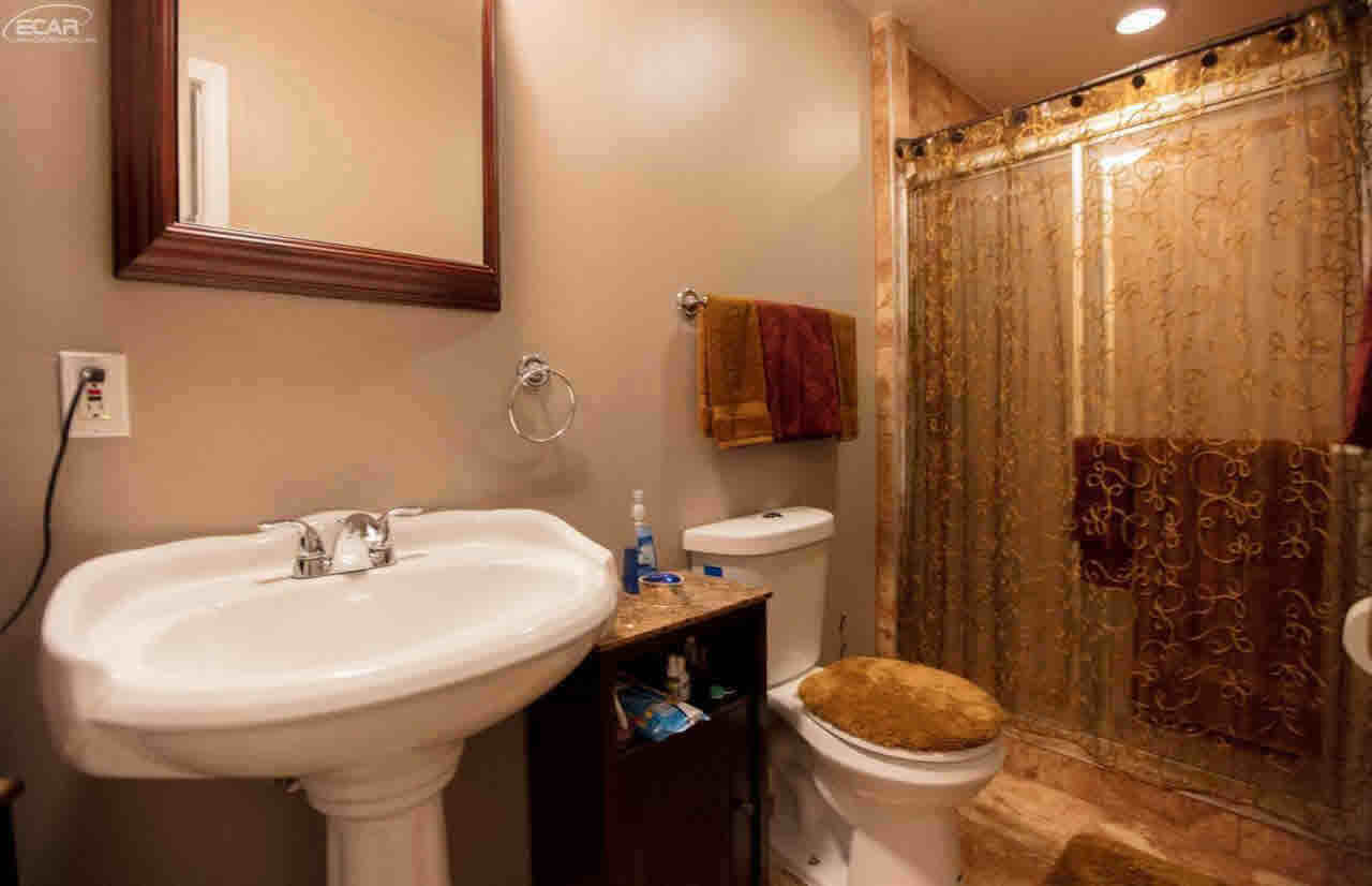 3189 Old Farm Road Flint, MI 48507 - Photo 45 of 58 21369418-44.JPG