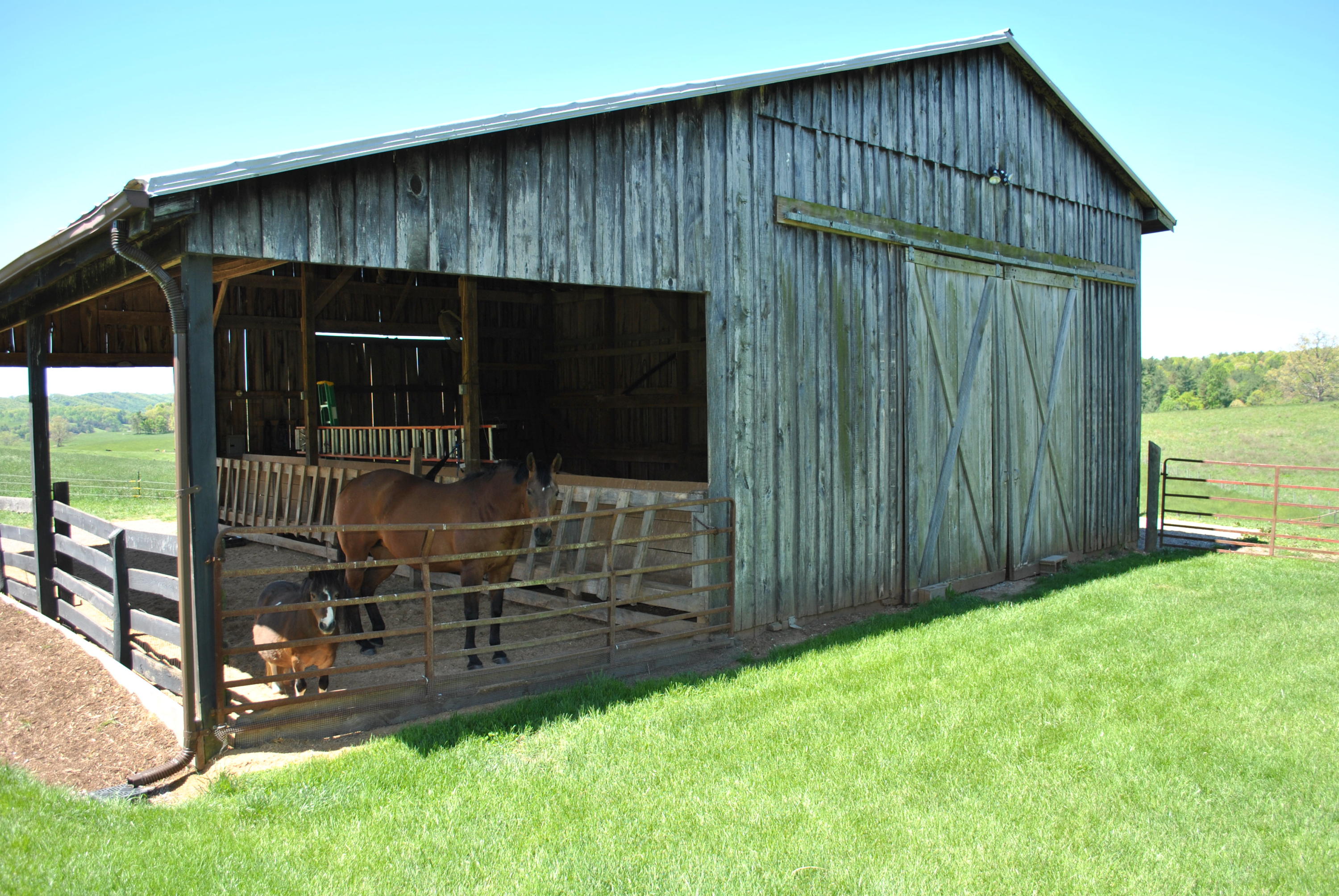 1330 Huffville Road Northeast Pilot, VA 24138 - Photo 25 of 100 Horse Barn