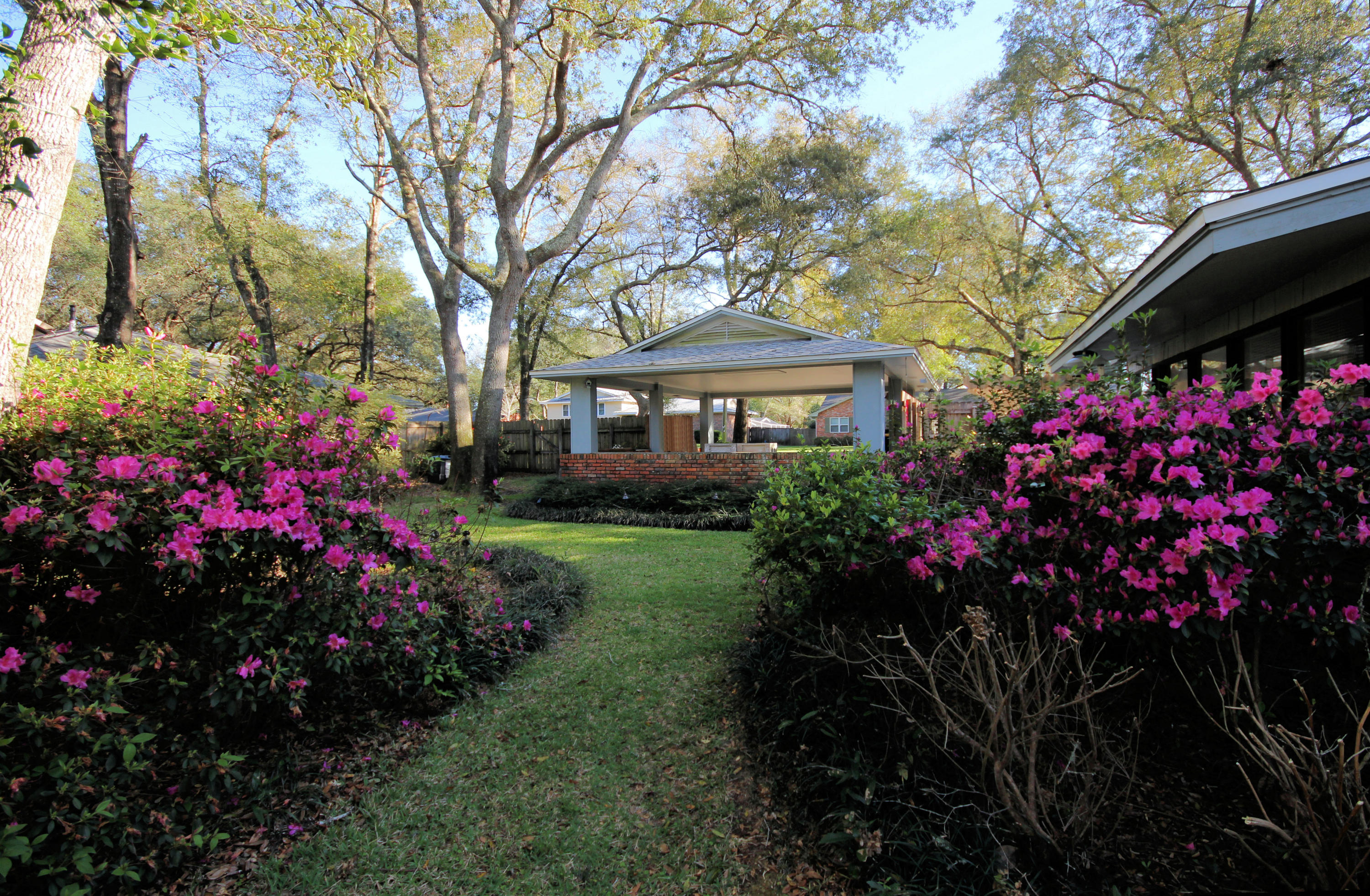 601 Lakeview Road Northwest Fort Walton Beach, FL 32547 - Photo 49 of 58 601LakeviewYrdPort1